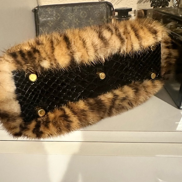 Authentic VINTAGE VERSACE REAL MINK and REAL PYTHON MINI - Picture 3 of 6